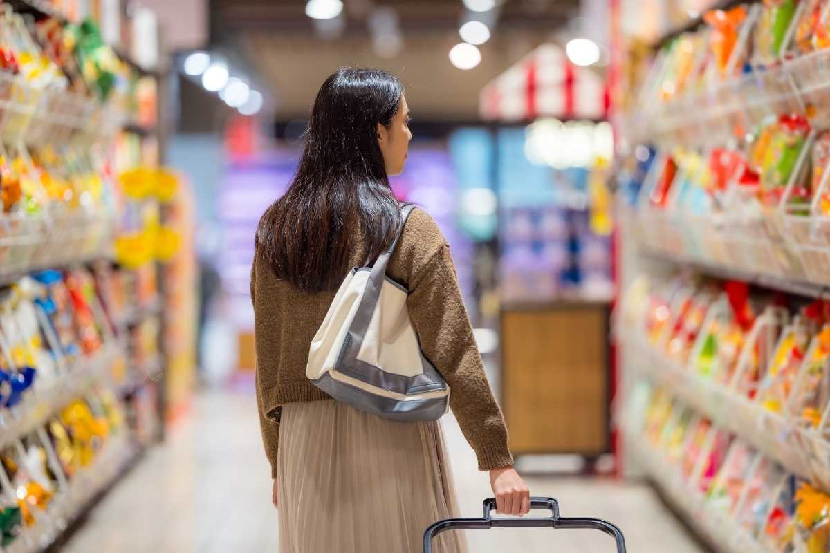 Donna supermercato