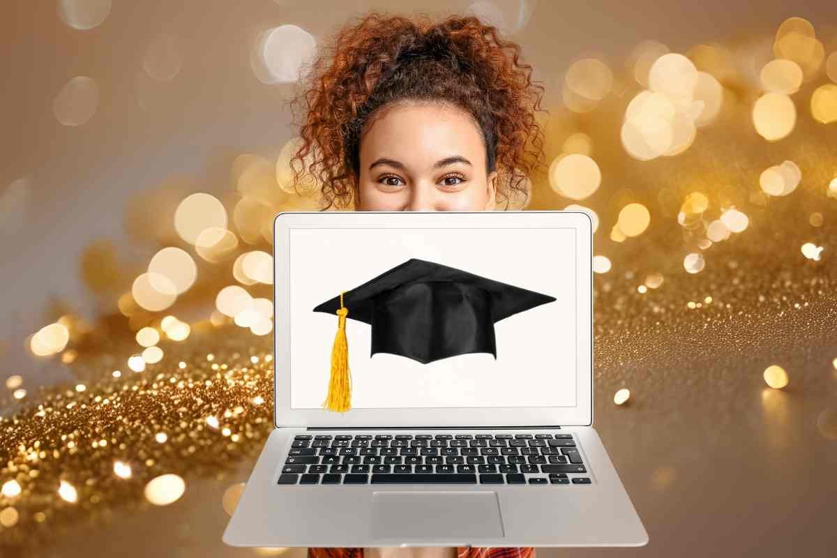 Studentessa e computer